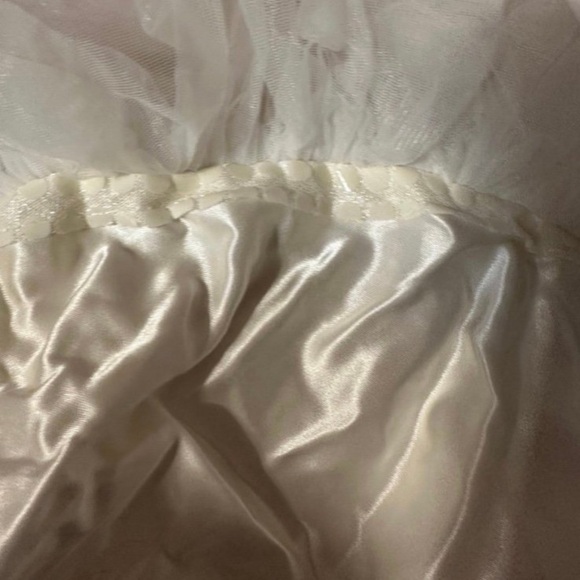 Elegant White Kids Dance Costume - Picture 5 of 9